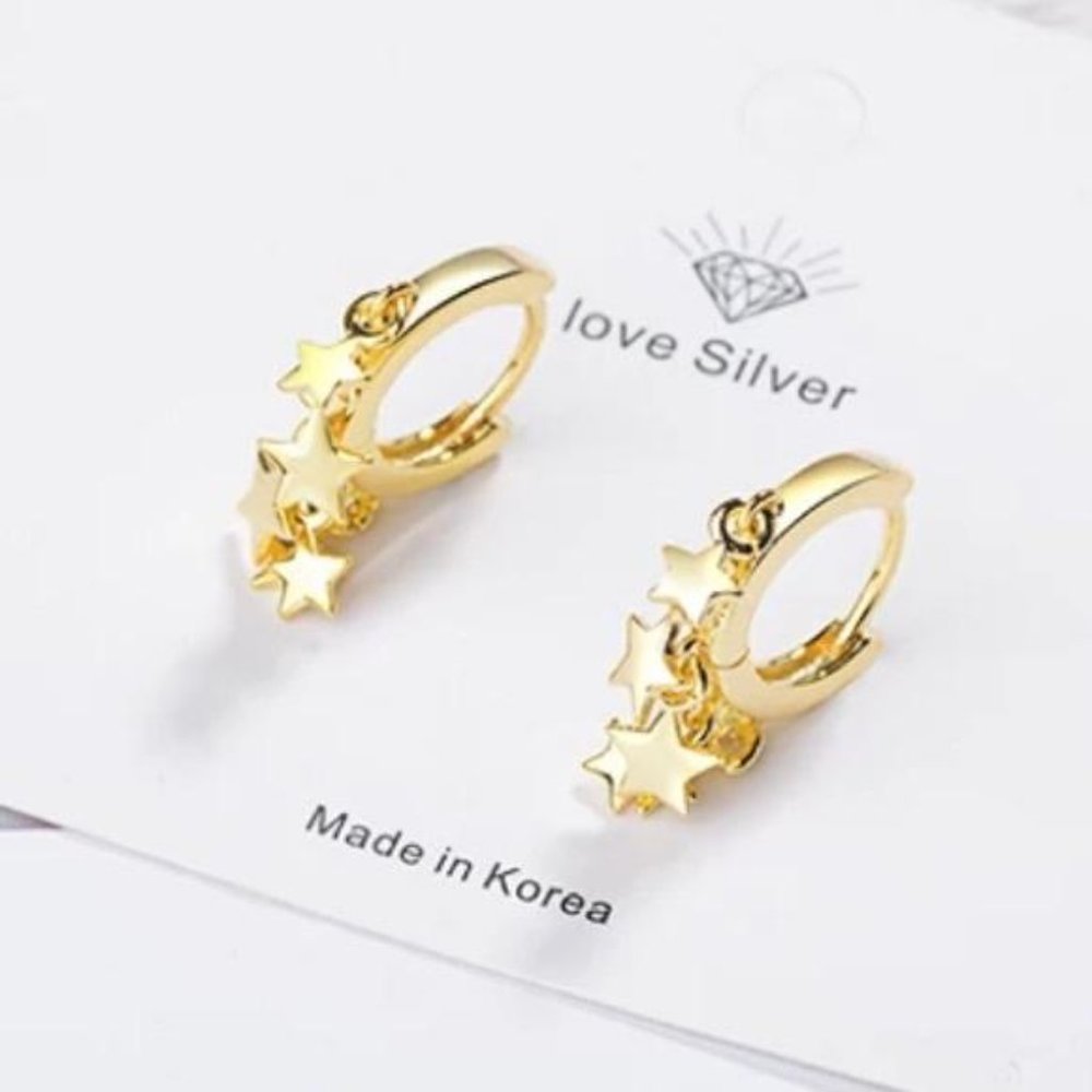NEW GOLD STAR HOOP EARRINGS - Picture 3 of 5